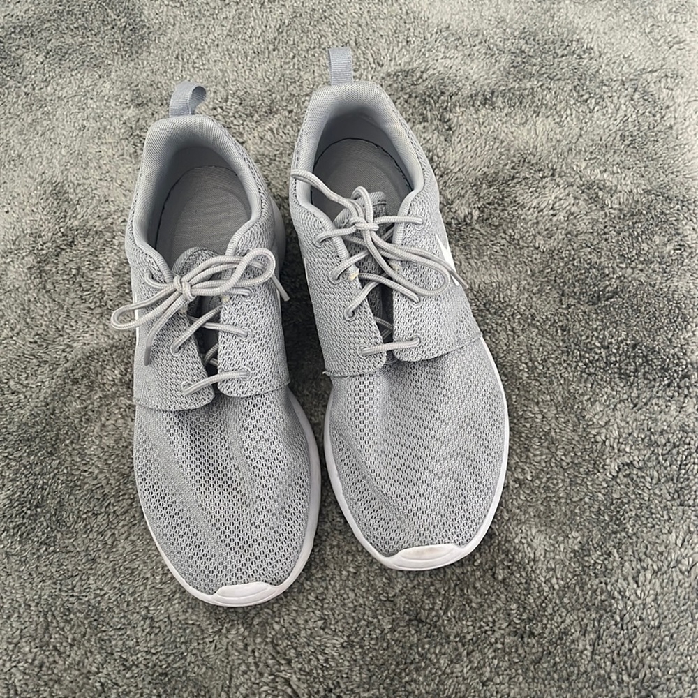 Mens Nike Running Shoes size 9